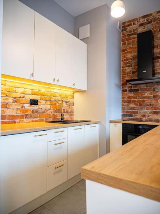 Chic Apartment In Historic Koneser Area วอร์ซอ ภายนอก รูปภาพ