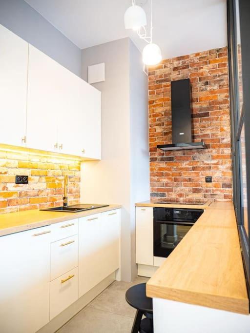 Chic Apartment In Historic Koneser Area วอร์ซอ ภายนอก รูปภาพ
