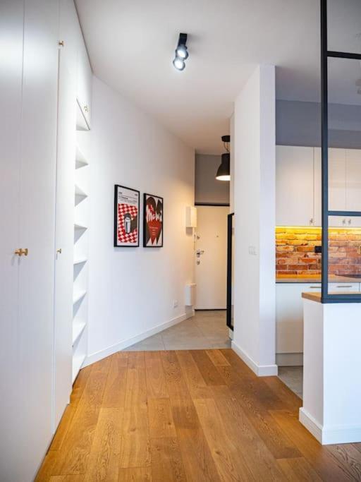 Chic Apartment In Historic Koneser Area วอร์ซอ ภายนอก รูปภาพ