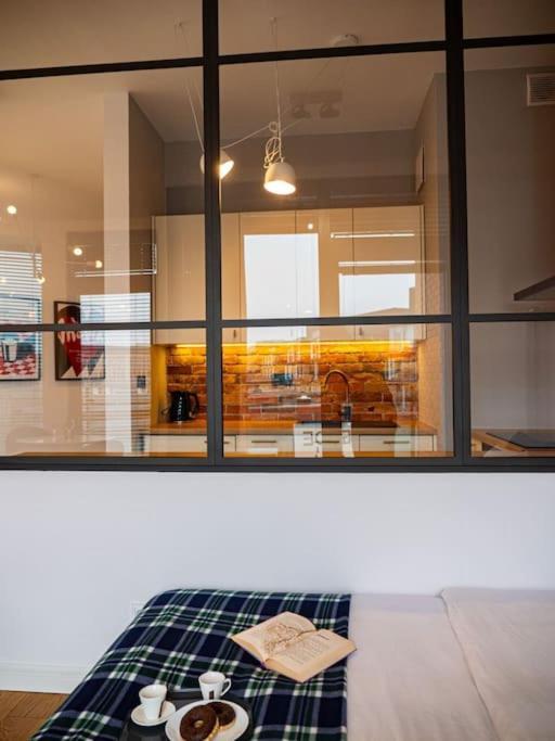 Chic Apartment In Historic Koneser Area วอร์ซอ ภายนอก รูปภาพ