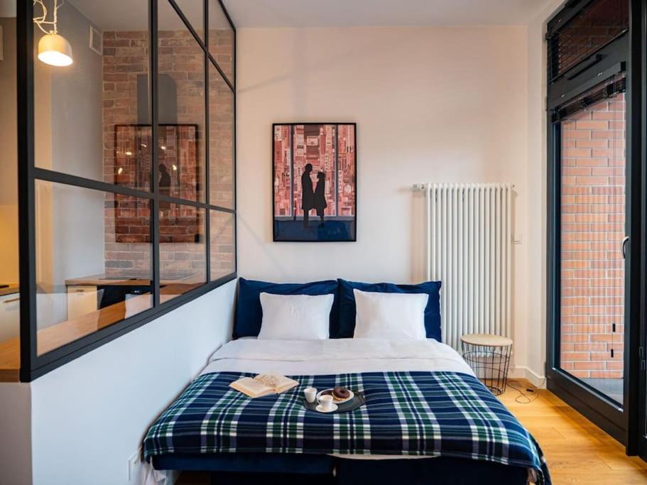 Chic Apartment In Historic Koneser Area วอร์ซอ ภายนอก รูปภาพ